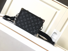Load image into Gallery viewer, LOUIS VUITTON M20251 CLUTCH BOX

