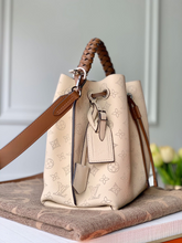 Load image into Gallery viewer, LOUIS VUITTON M57526 MURIA
