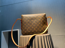 Load image into Gallery viewer, LOUIS VUITTON M51422 Canvas
