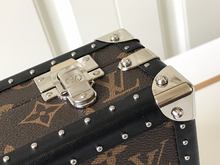 Load image into Gallery viewer, LOUIS VUITTON M20251 CLUTCH BOX
