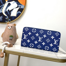 Load image into Gallery viewer, LOUIS VUITTON M69110 ESCALE ZIPPY
