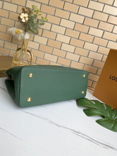 Load image into Gallery viewer, LOUIS VUITTON N95509 CAPUCINES BB
