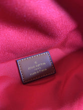 Load image into Gallery viewer, LOUIS VUITTON M55425 BUMBAG
