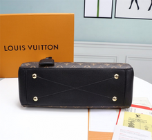 Load image into Gallery viewer, LOUIS VUITTON M43758 Trunk Clutch
