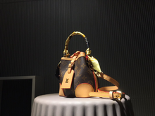 Load image into Gallery viewer, LOUIS VUITTON M57099 NOÉ PURSE
