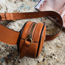 Load image into Gallery viewer, GUCCI 476434 0OLFX 8277 85
