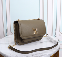 Load image into Gallery viewer, LOUIS VUITTON M57073 LOCKME CHAIN
