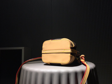 Load image into Gallery viewer, LOUIS VUITTON M57099 NOÉ PURSE
