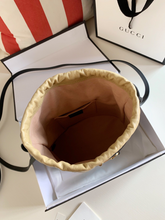 Load image into Gallery viewer, GUCCI 602118 1DBLG 1000
