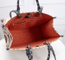 Load image into Gallery viewer, LOUIS VUITTON M45356 CRAFTY ONTHEGO
