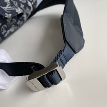 Load image into Gallery viewer, LOUIS VUITTON M57280 CHRISTOPHER
