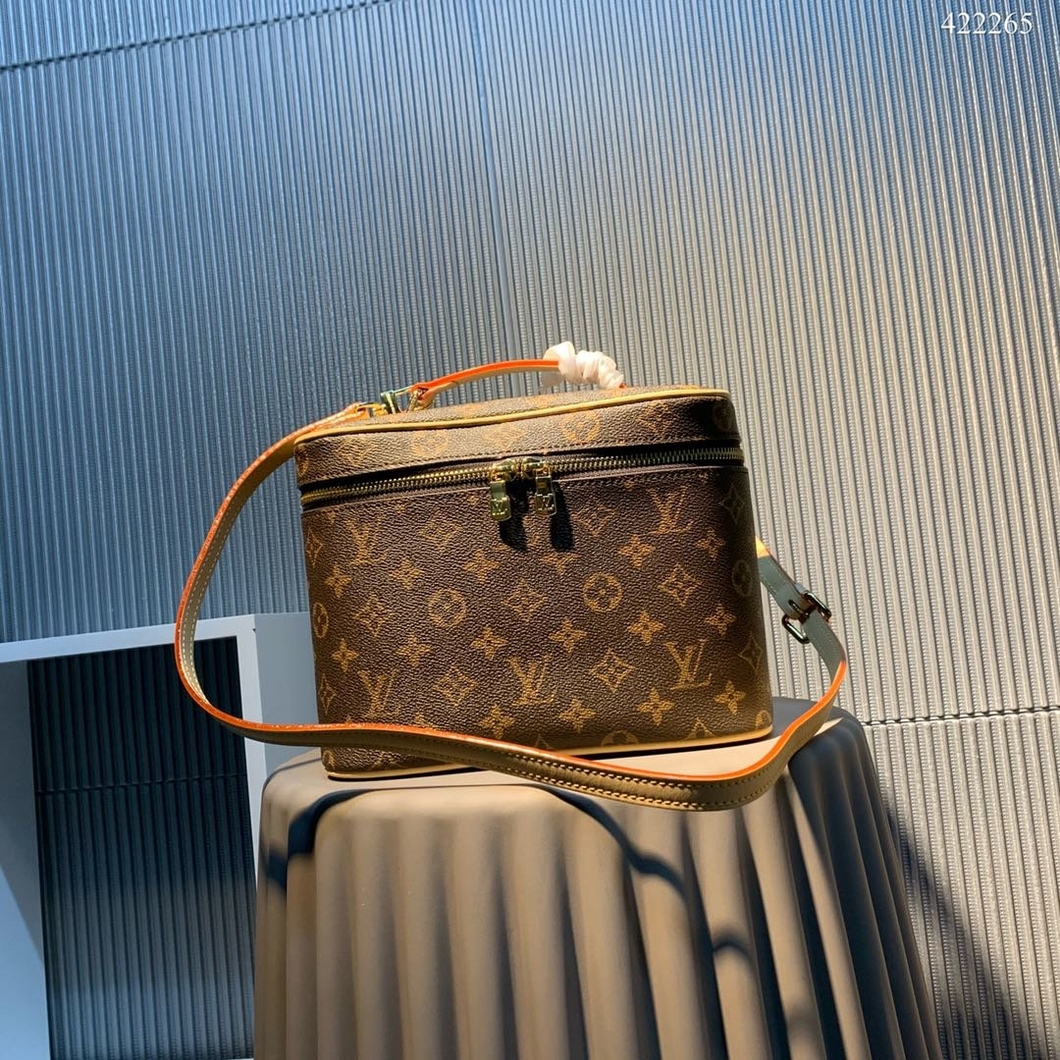 LOUIS VUITTON M44935 NICE VANITY