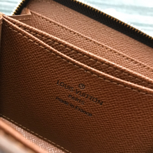 Load image into Gallery viewer, LOUIS VUITTON N63069 ZIPPY
