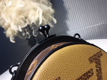 Load image into Gallery viewer, LOUIS VUITTON
