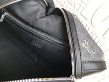 Load image into Gallery viewer, GUCCI 474131 K5IAN 1095
