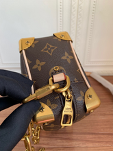 Load image into Gallery viewer, LOUIS VUITTON M44480 MINI SOFT TRUNK
