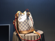 Load image into Gallery viewer, LOUIS VUITTON M40817 NOÉ BB
